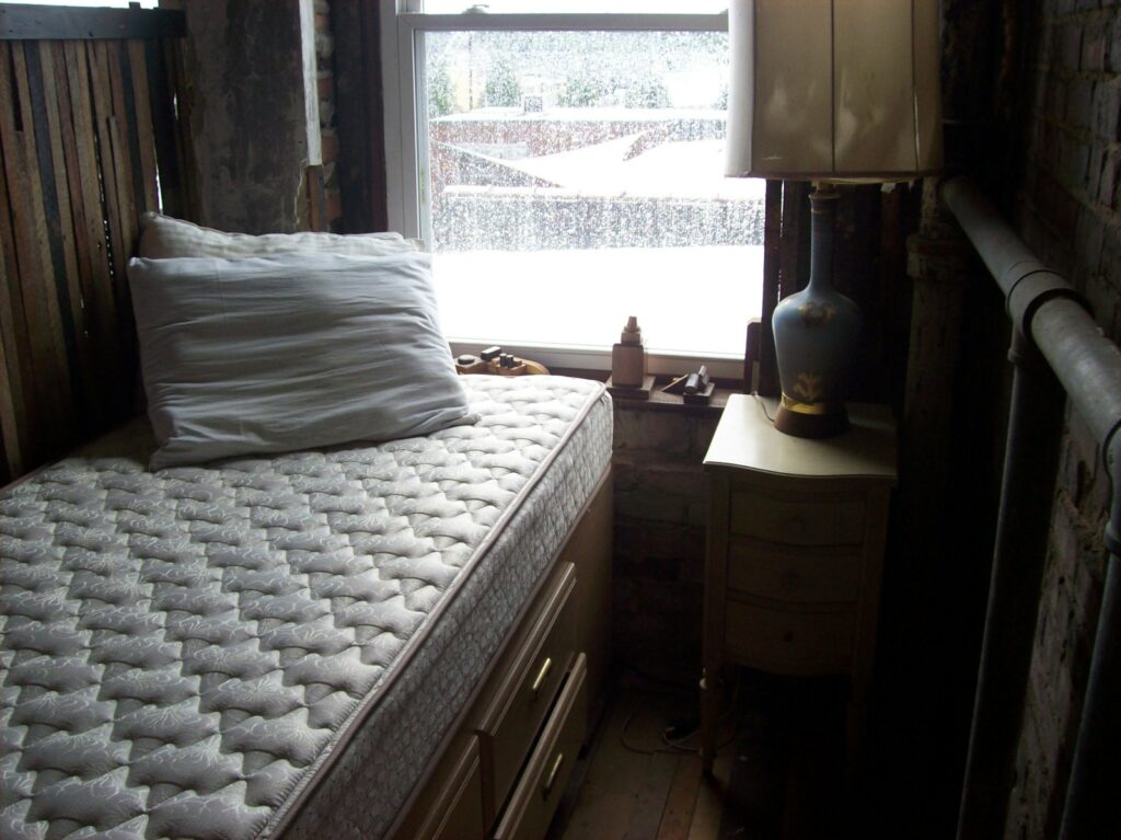 declutter linens and matresses