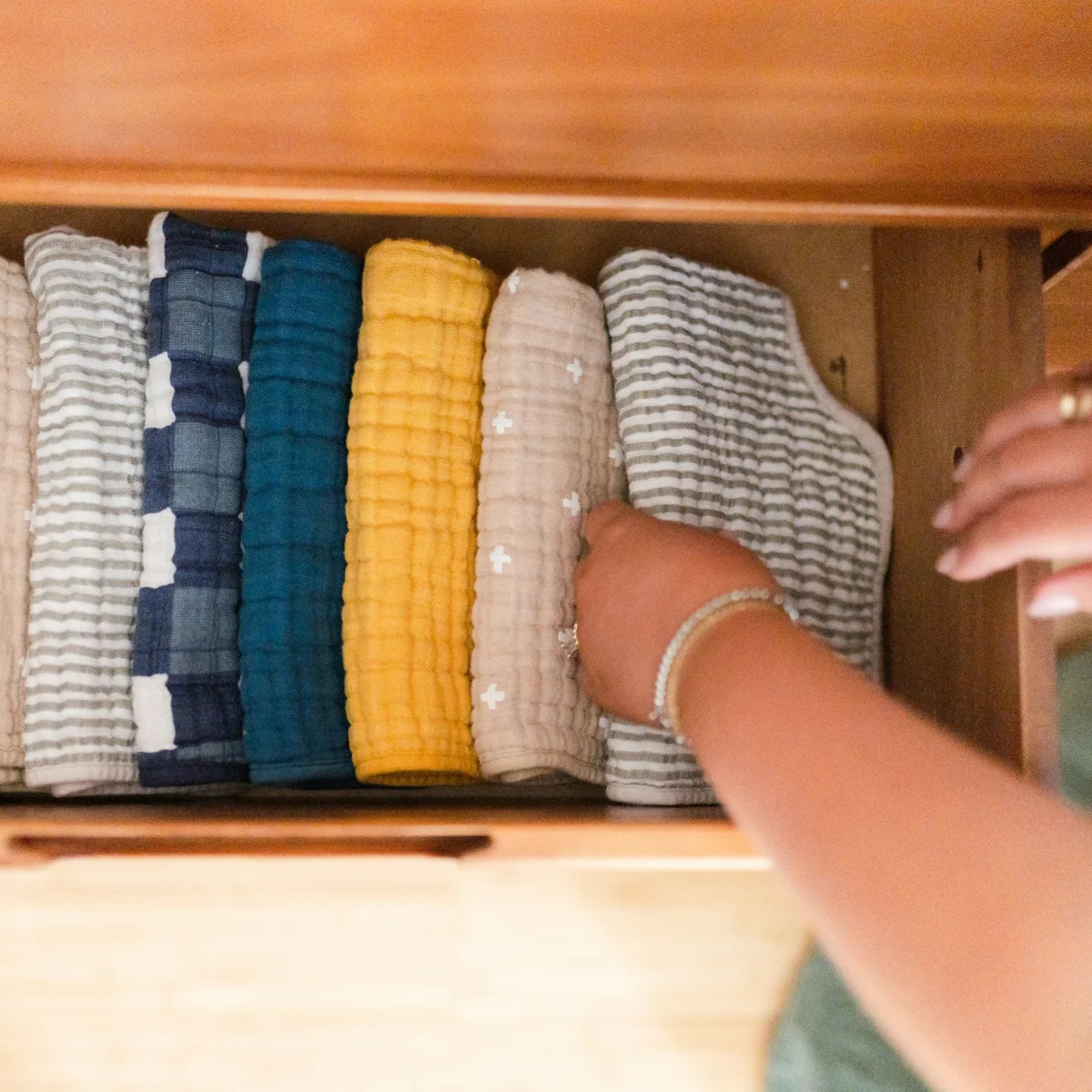 folded drawer bedroom dresser